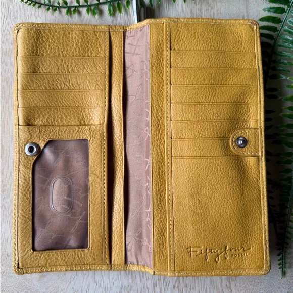 Fossil Fifty-four New Yellow Leather Wallet Clutch - Picture 3 of 6